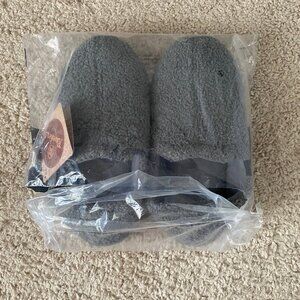 Ravelier Women's Closed Back Fleece Slipper with Memory Foam – Gray – Sz 6